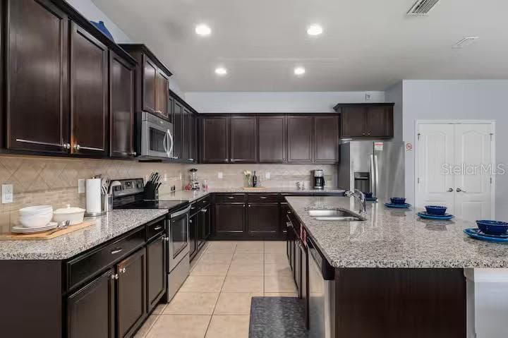 Single Family Residence at 8853 RHODES ST, KISSIMMEE, photo 9 of 51