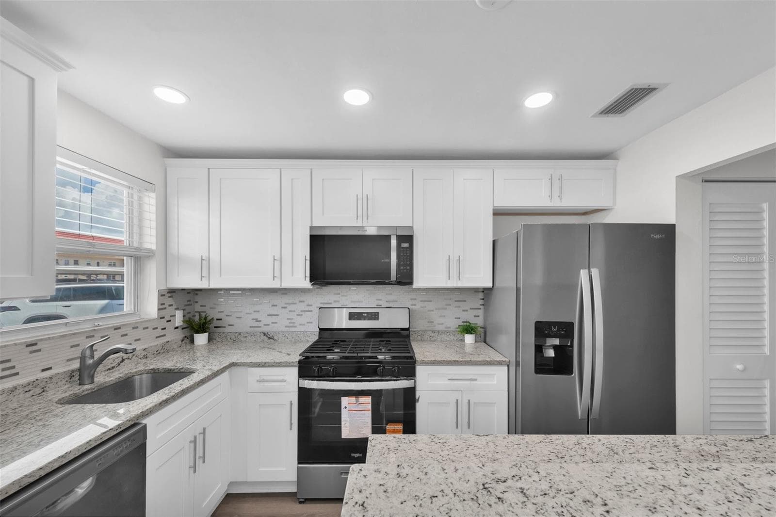 BRAND NEW KITCHEN! - 3018 59TH ST S #111, GULFPORT