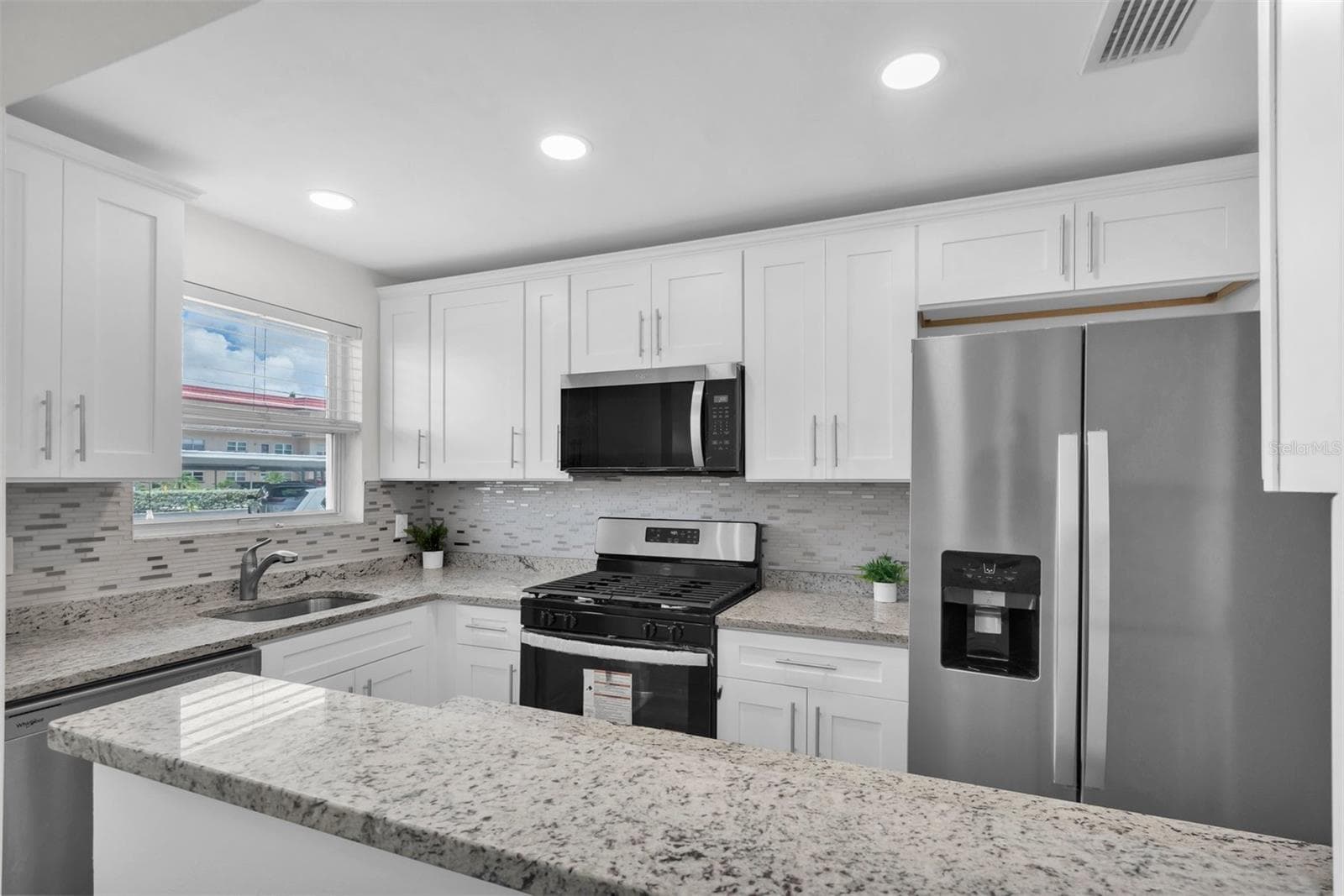 OPEN KITCHEN - 3018 59TH ST S #111, GULFPORT