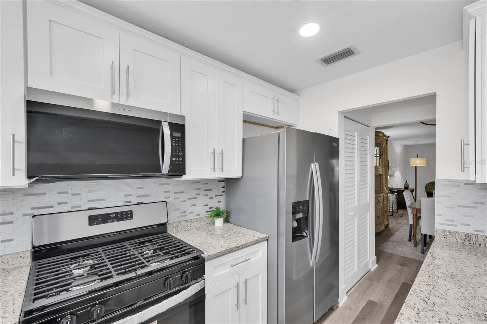 STAINLESS APPLIANCES - 3018 59TH ST S #111, GULFPORT