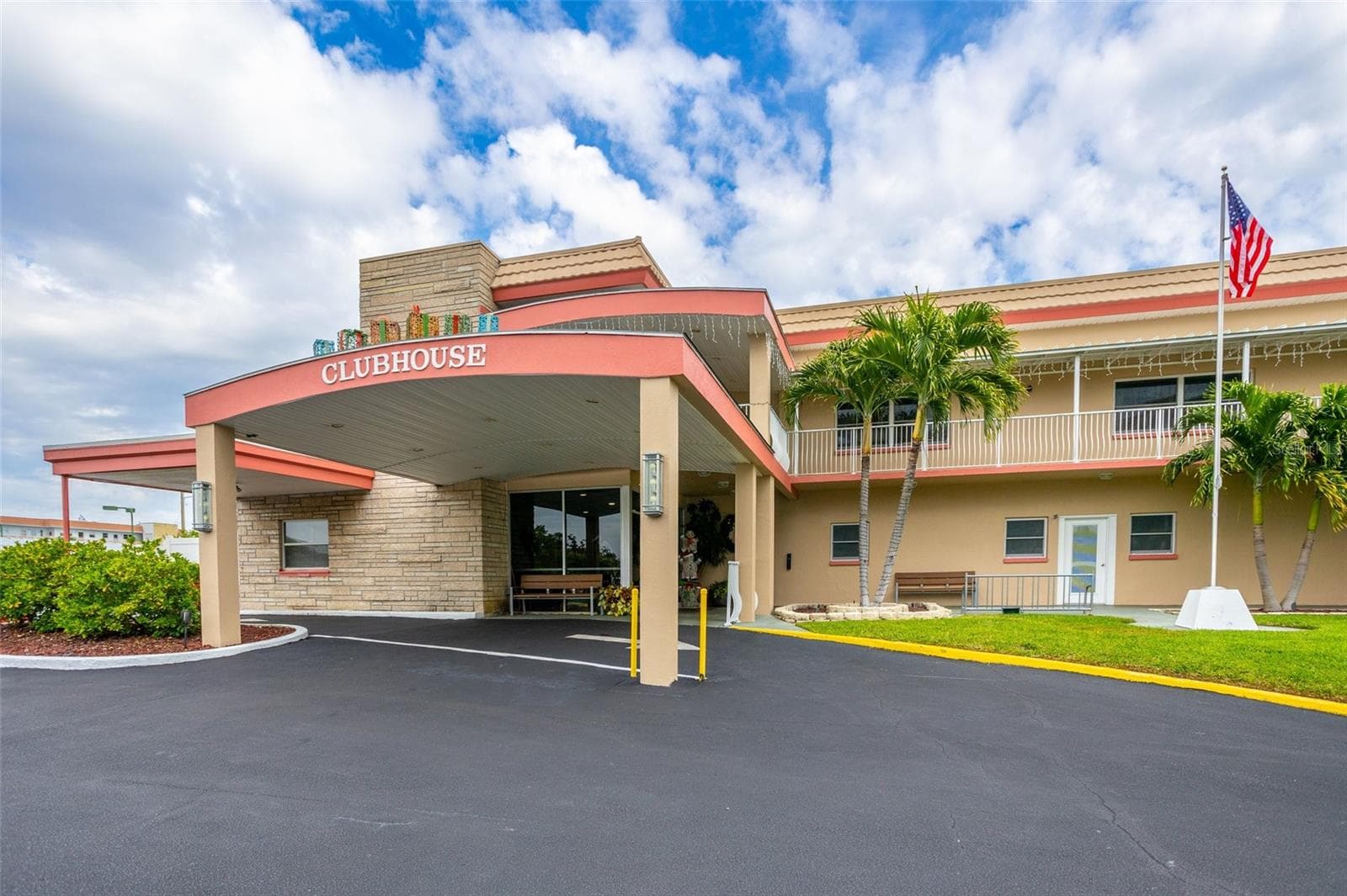Clubhouse - 3018 59TH ST S #111, GULFPORT