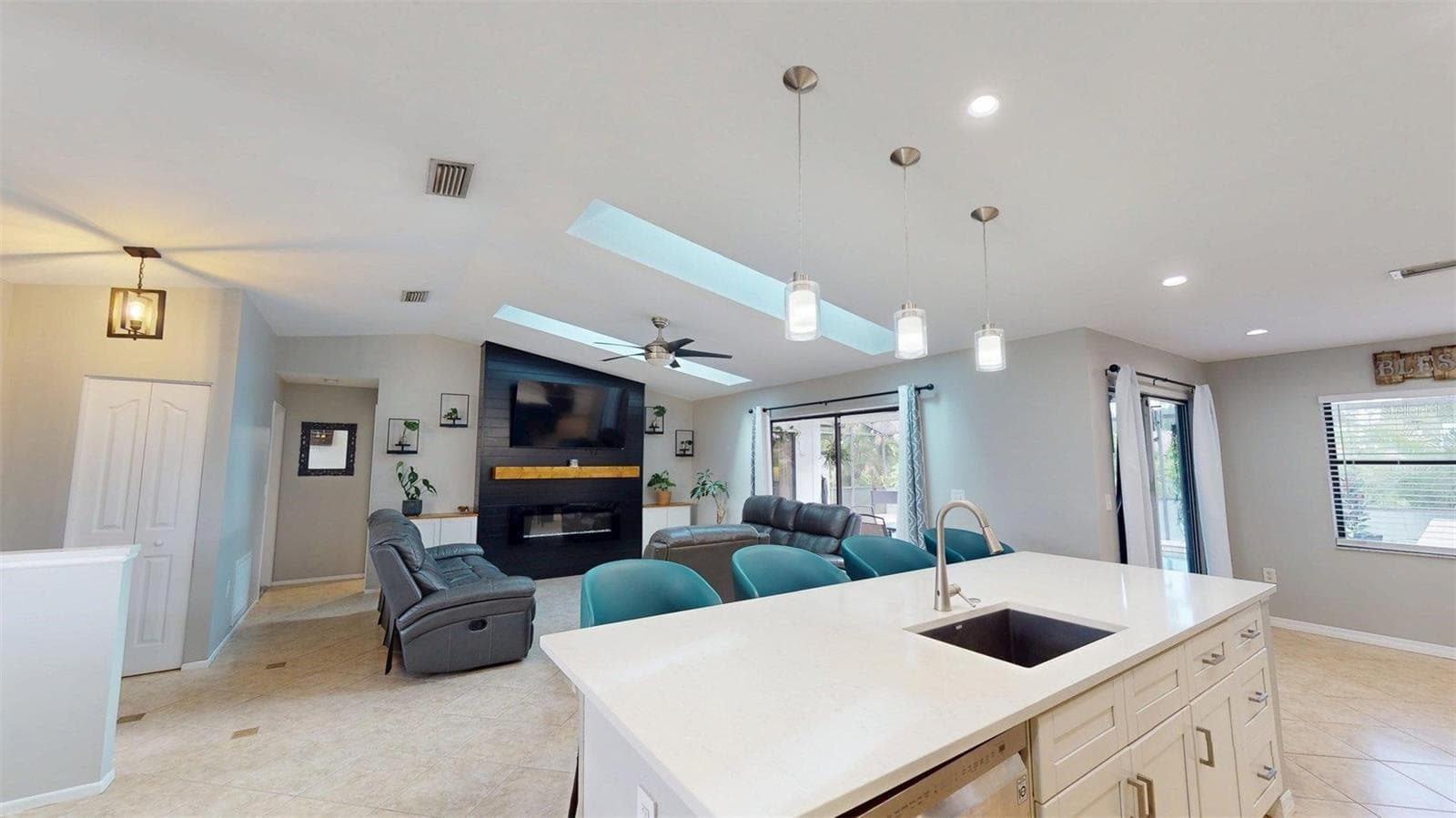 Single Family Residence at 2461 GOLD OAK CT E, SARASOTA, photo 4 of 31