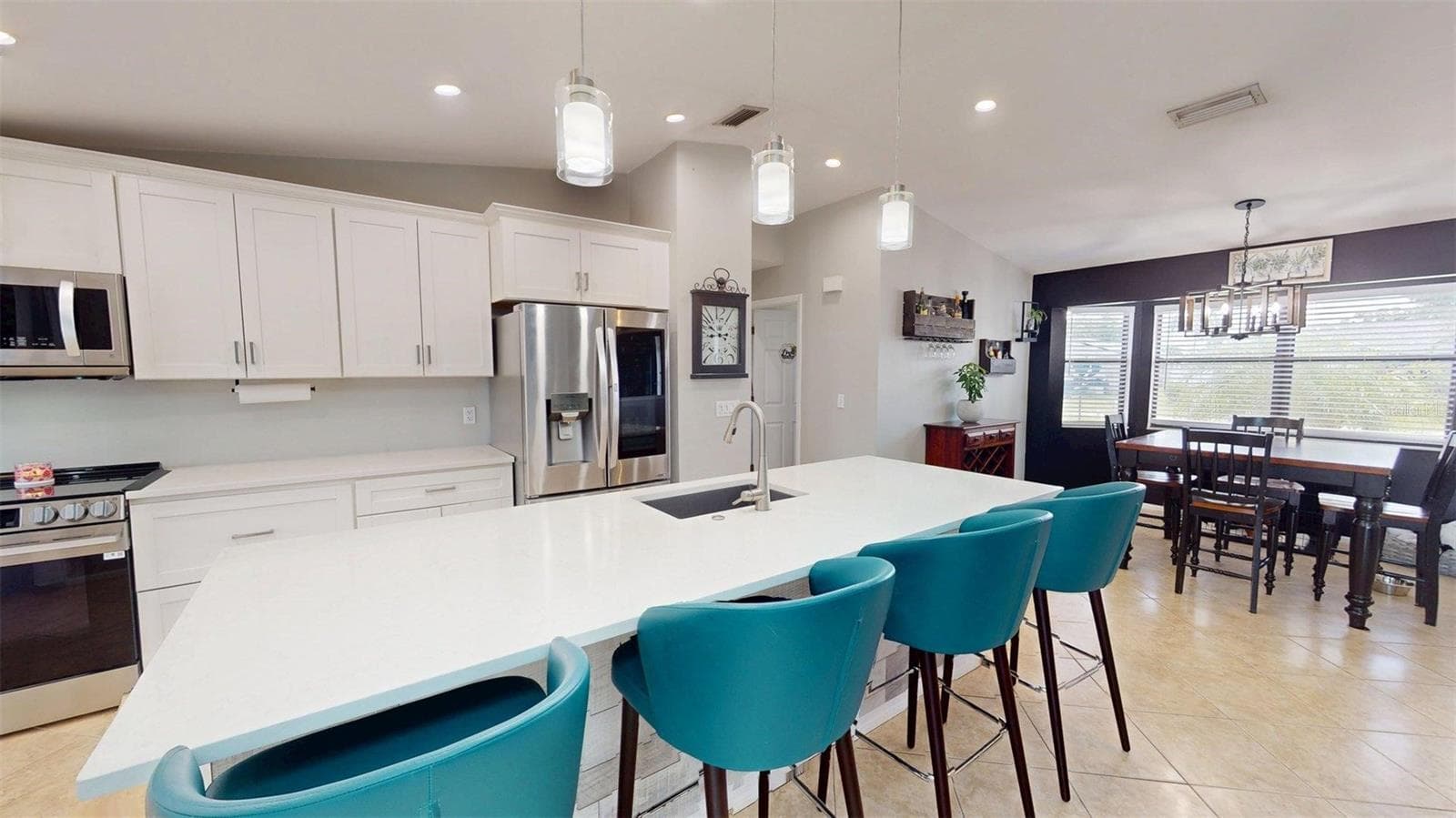 Single Family Residence at 2461 GOLD OAK CT E, SARASOTA, photo 5 of 31