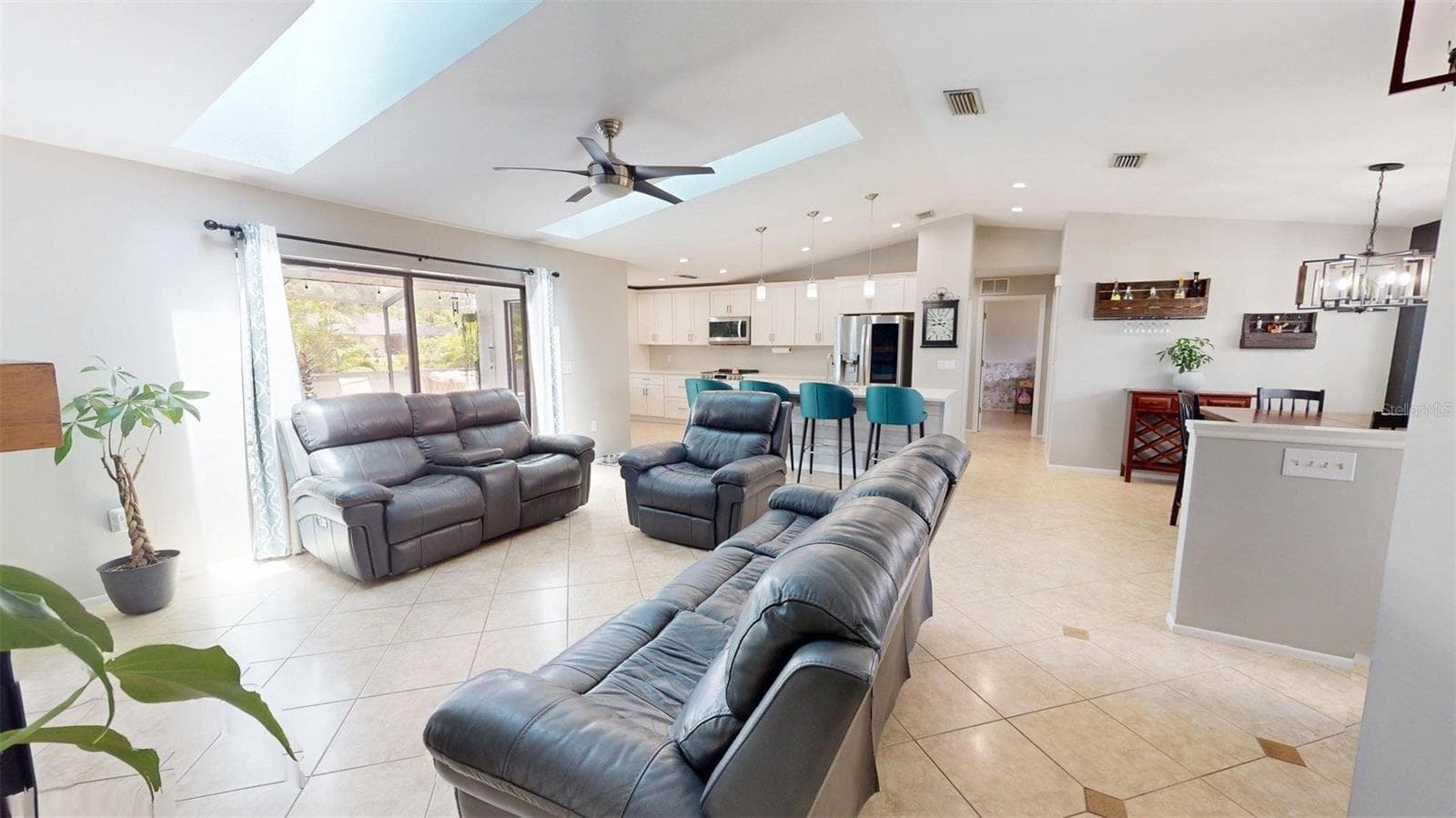 Single Family Residence at 2461 GOLD OAK CT E, SARASOTA, photo 8 of 31