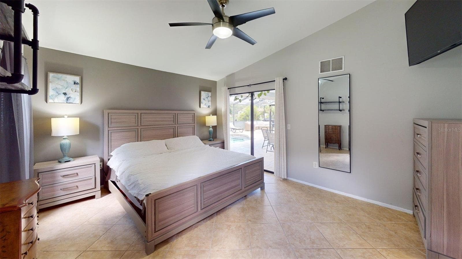 Single Family Residence at 2461 GOLD OAK CT E, SARASOTA, photo 16 of 31