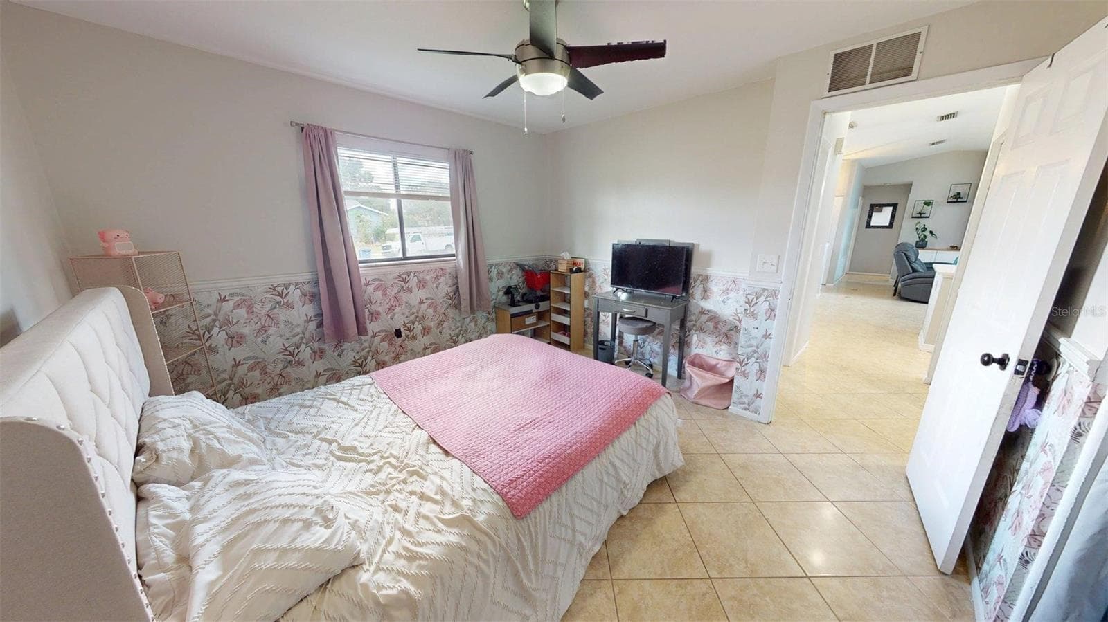 Single Family Residence at 2461 GOLD OAK CT E, SARASOTA, photo 17 of 31