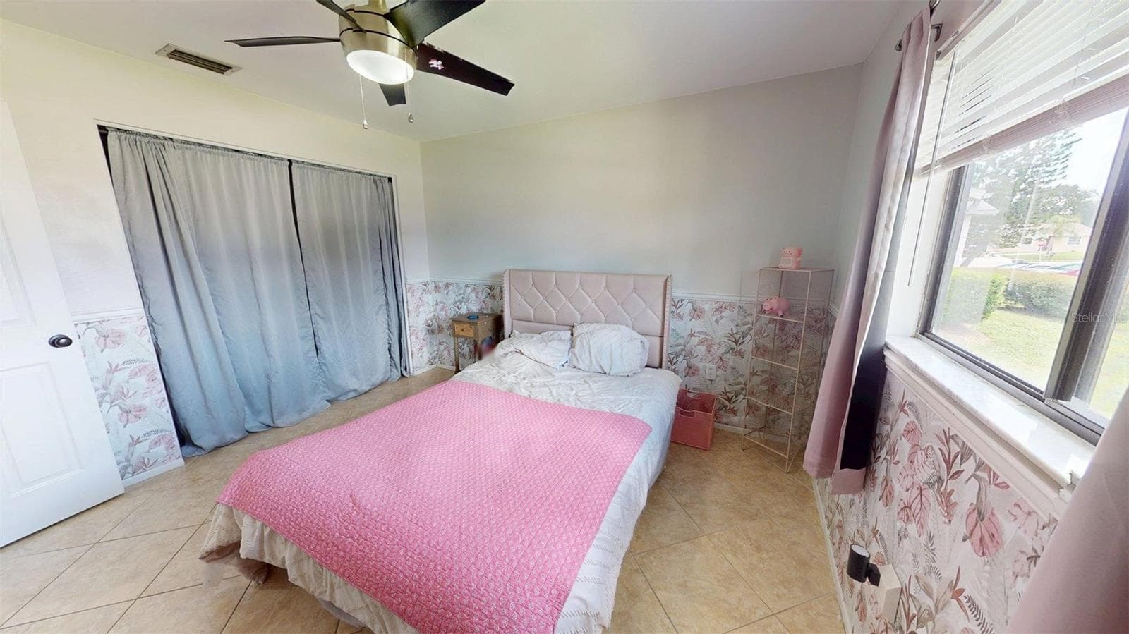 Single Family Residence at 2461 GOLD OAK CT E, SARASOTA, photo 18 of 31