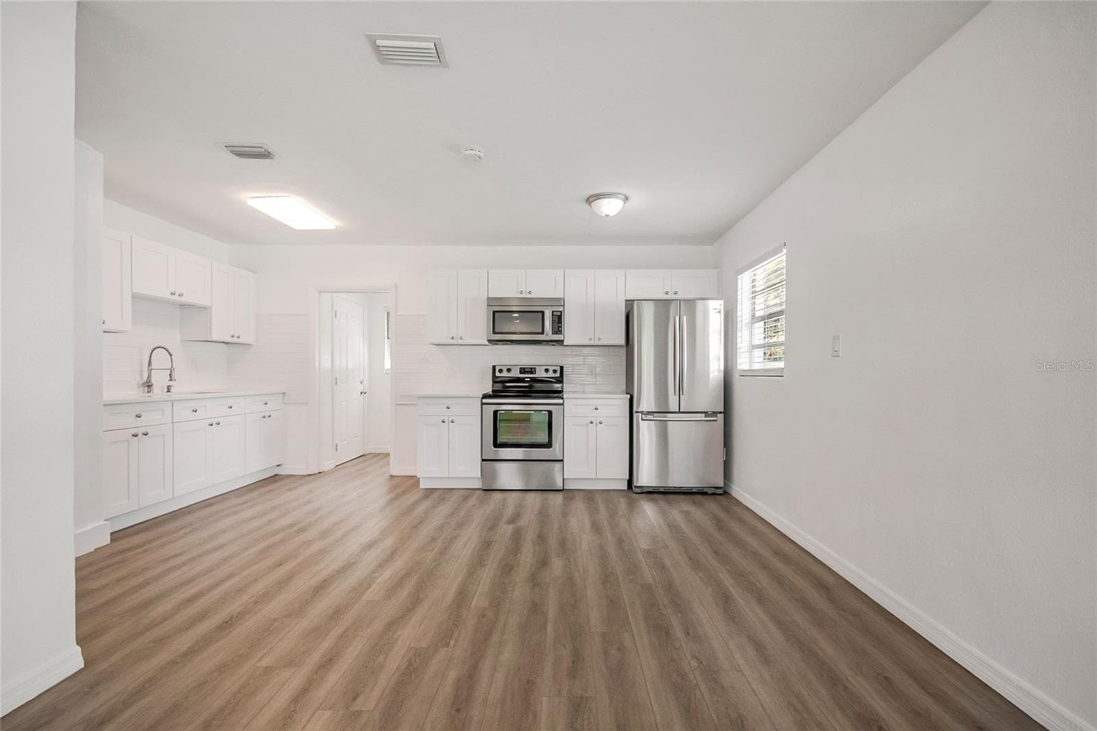 Single Family Residence at 7720 RAVENNA AVE, ORLANDO, photo 14 of 37
