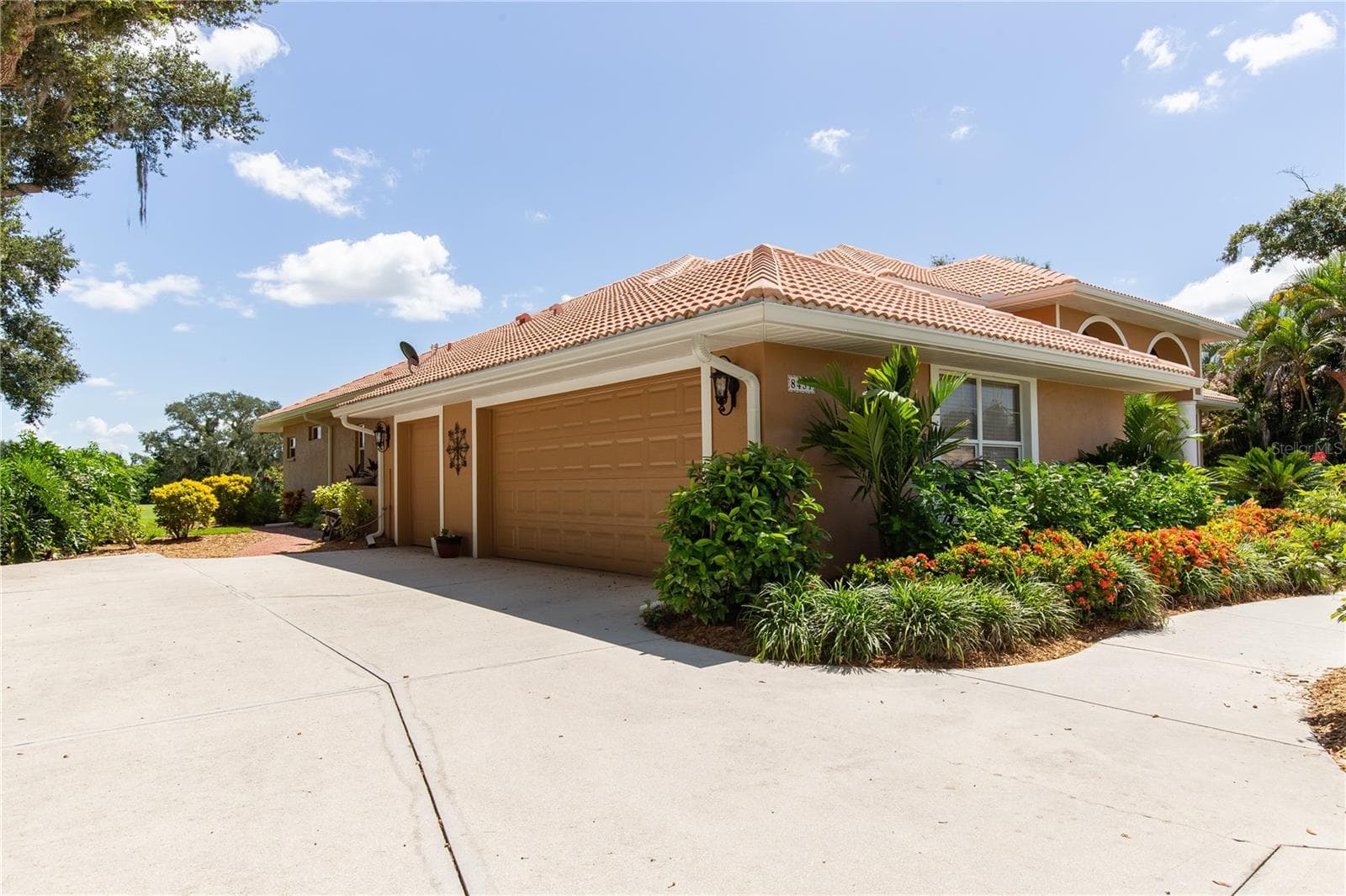 Single Family Residence at 8437 EAGLE PRESERVE WAY, SARASOTA, photo 6 of 76