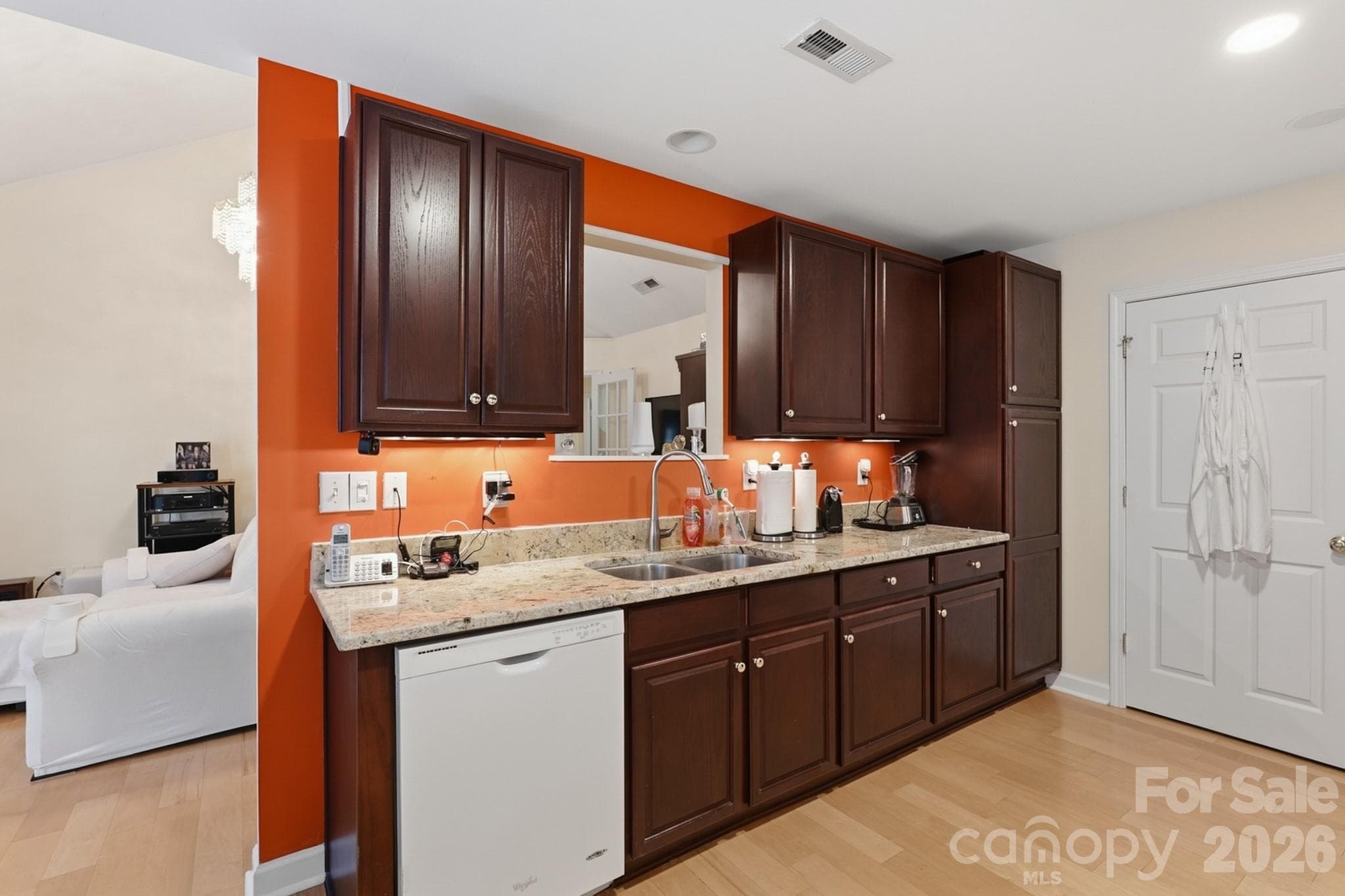 Single Family Residence at 7917 Pebbleridge Drive, Charlotte, photo 11 of 37