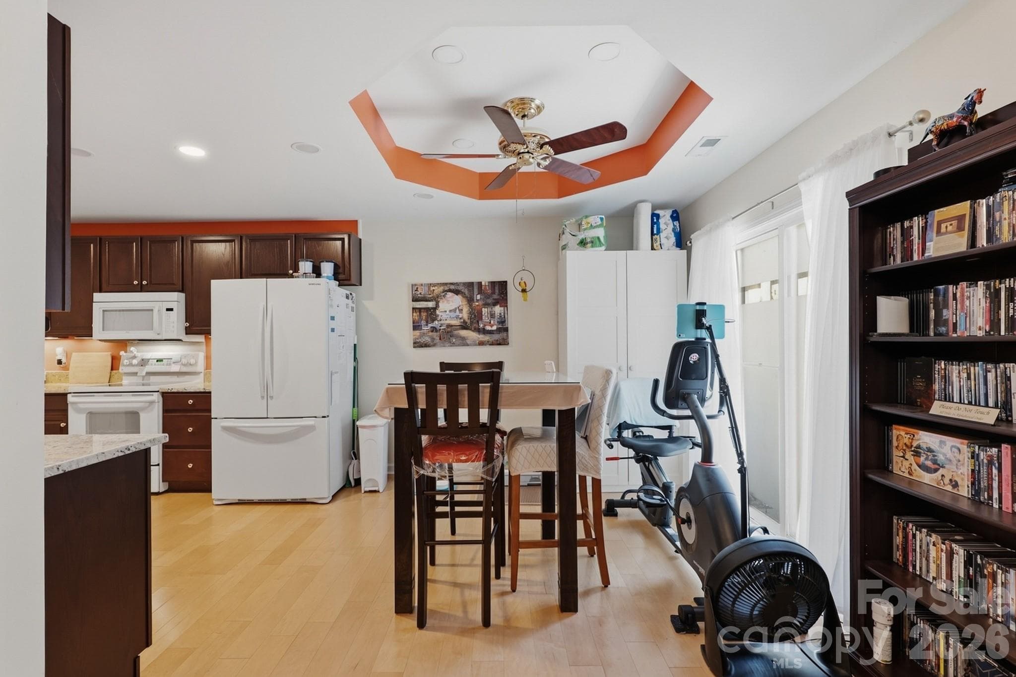 Single Family Residence at 7917 Pebbleridge Drive, Charlotte, photo 9 of 37