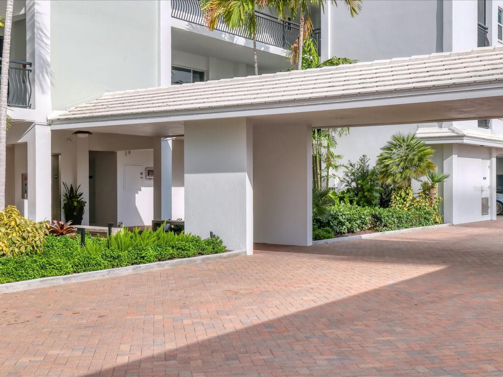 Condominium at 226 GOLDEN GATE PT #44, SARASOTA, photo 18 of 65
