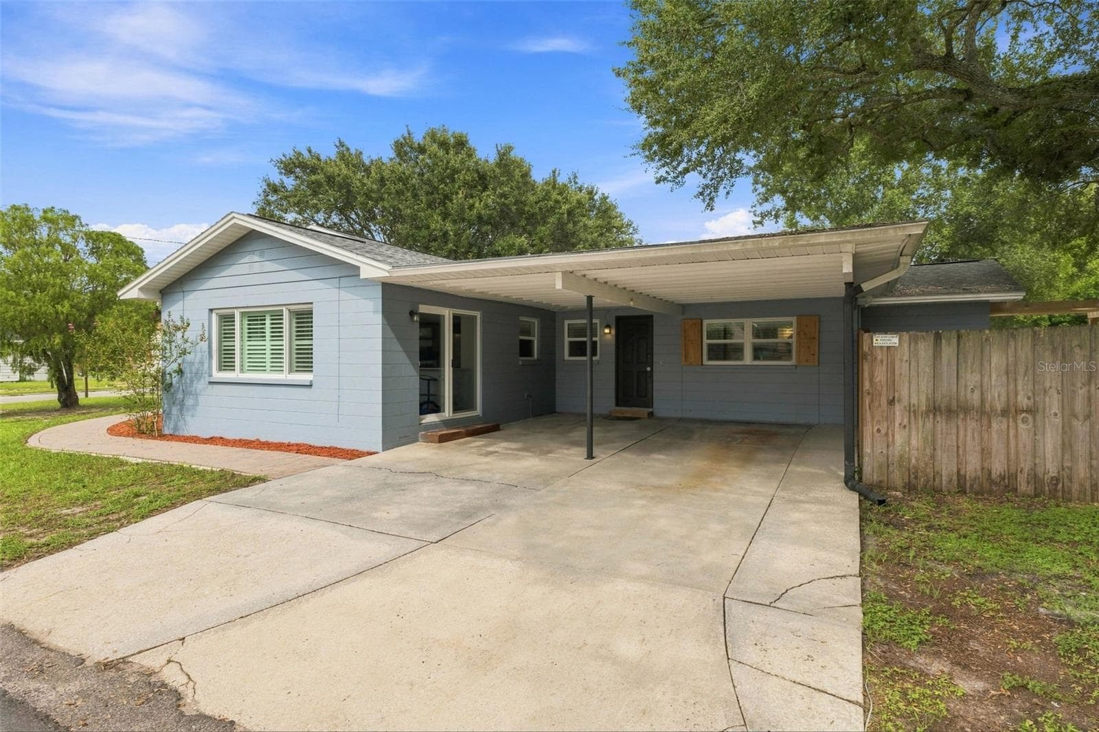 Single Family Residence at 2001 E HANNA AVE, TAMPA, photo 3 of 26