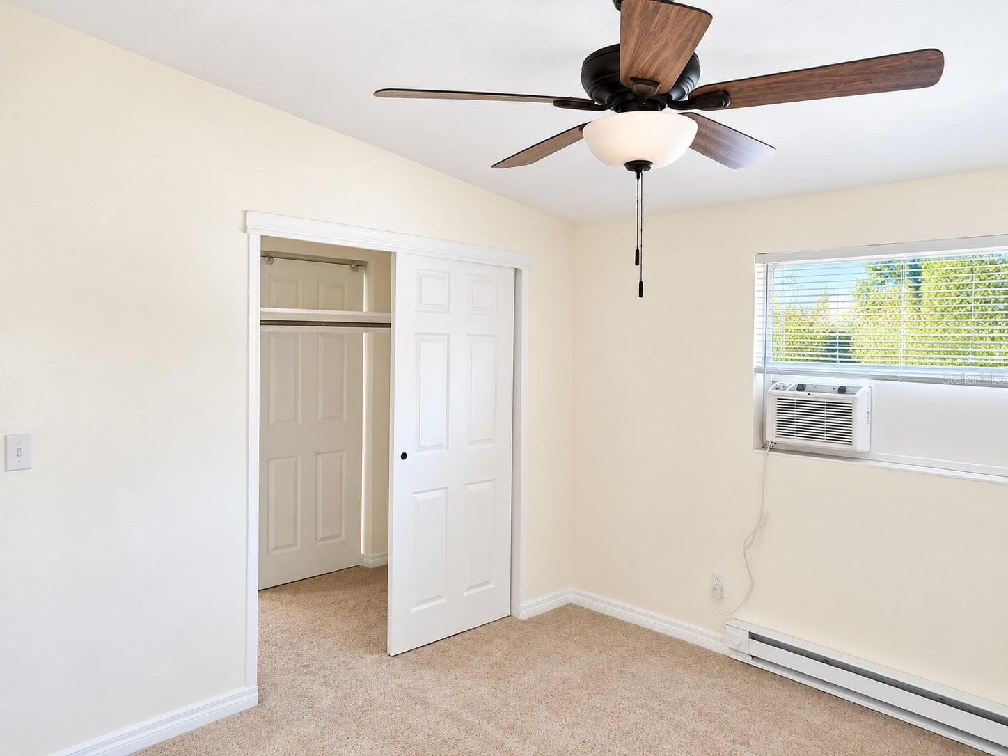 Single Family Residence at 446 NEW YORK AVE, DUNEDIN, photo 6 of 12