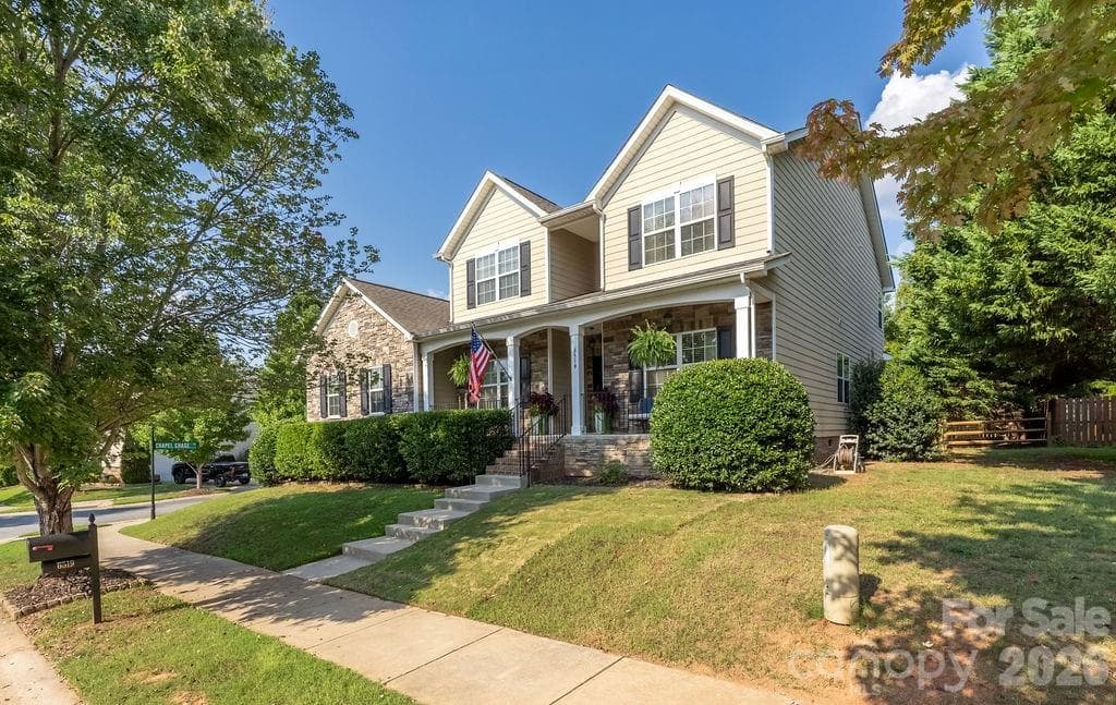 Single Family Residence at 6519 Olmsford Drive, Huntersville, photo 2 of 45