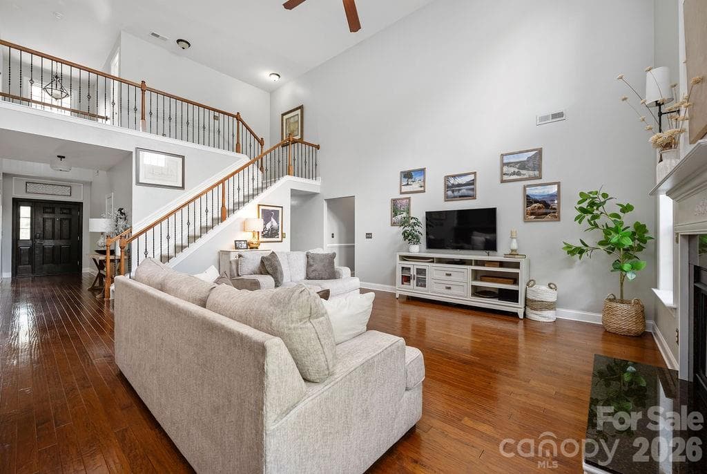 Single Family Residence at 6519 Olmsford Drive, Huntersville, photo 6 of 45