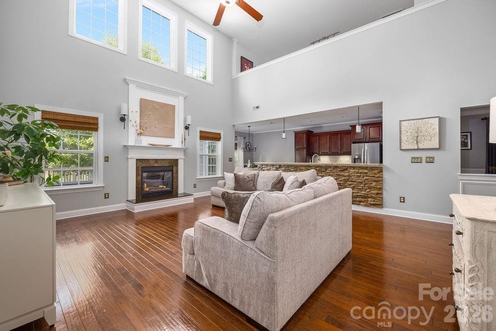 Single Family Residence at 6519 Olmsford Drive, Huntersville, photo 5 of 45