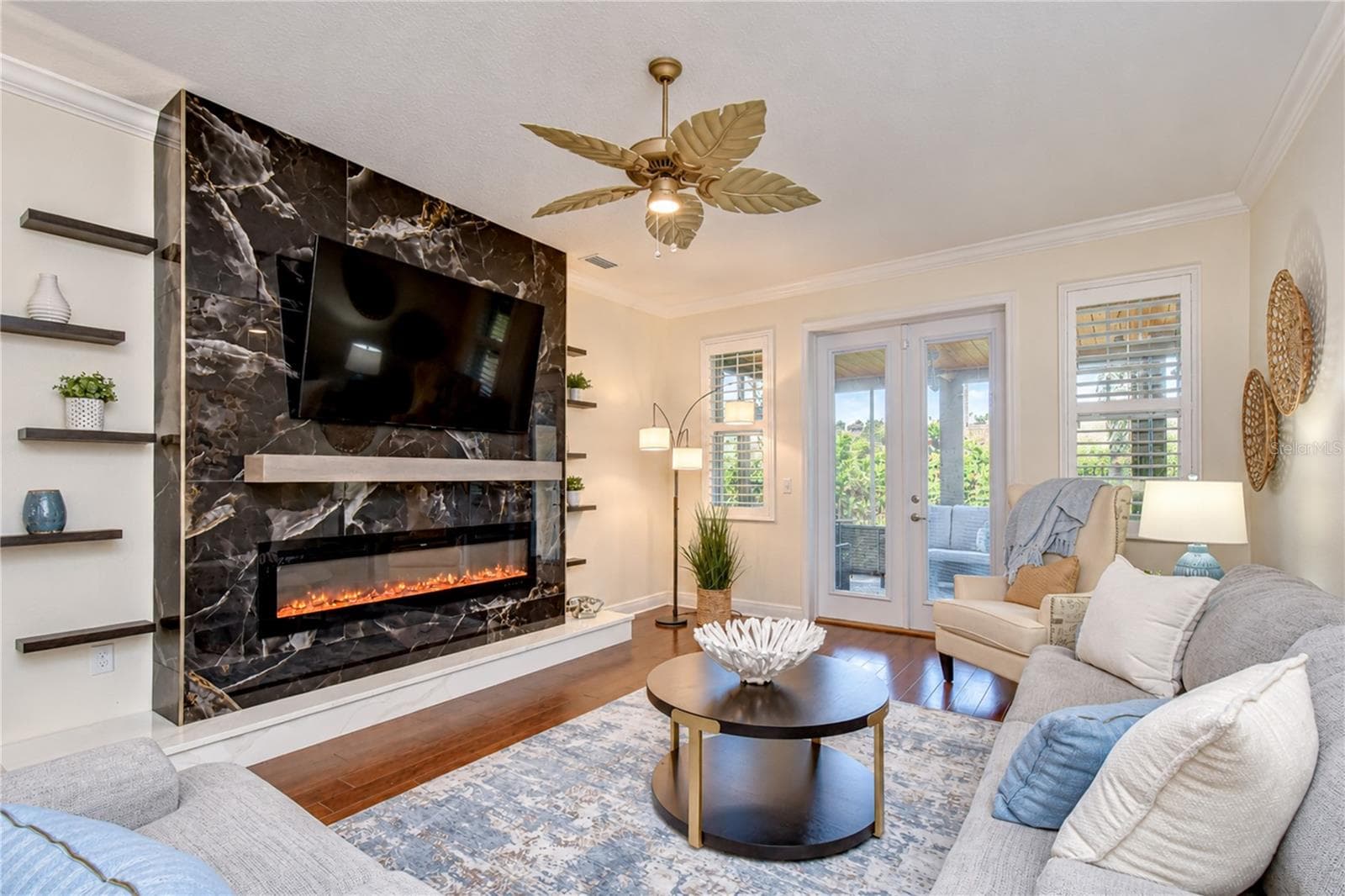 Look at this Fireplace! - 6810 MUNCASTER CT, TAMPA
