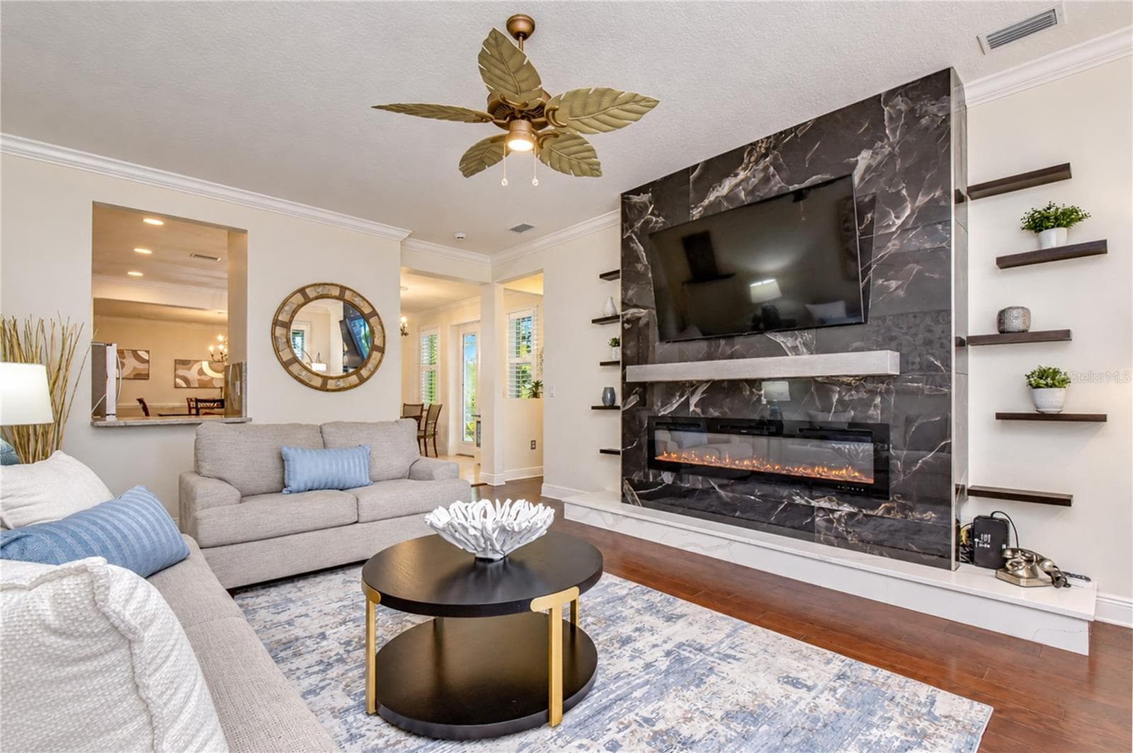 Wall Mounted TV included! - 6810 MUNCASTER CT, TAMPA