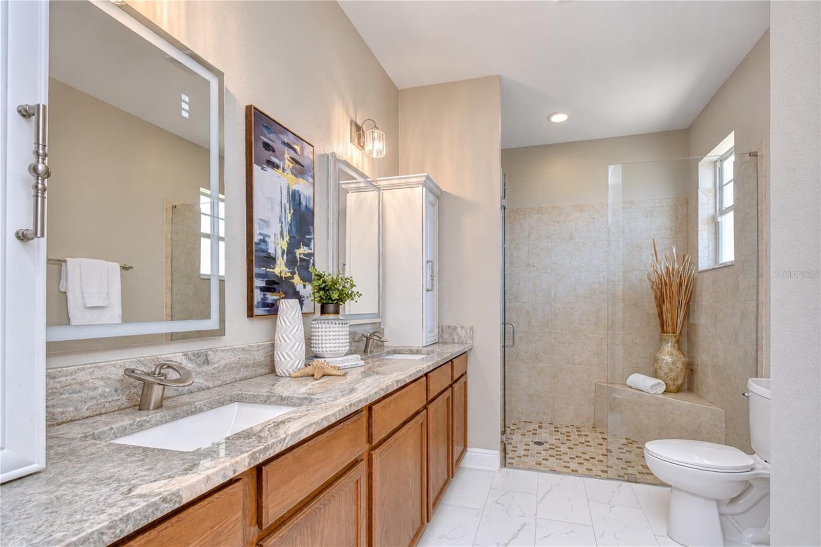Luxurious Primary Bathroom - 6810 MUNCASTER CT, TAMPA