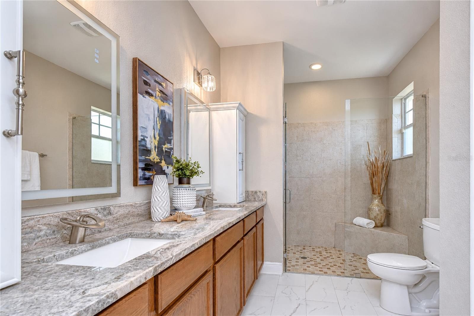Beautiful Dolomite Counters - 6810 MUNCASTER CT, TAMPA