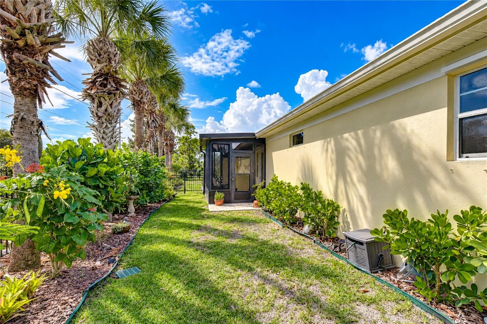 Villa at 6810 MUNCASTER CT, TAMPA, photo 59 of 84