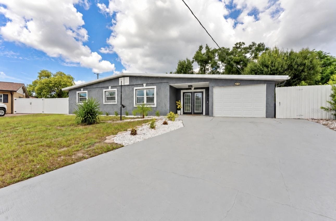 5208 ANSLEY CIR