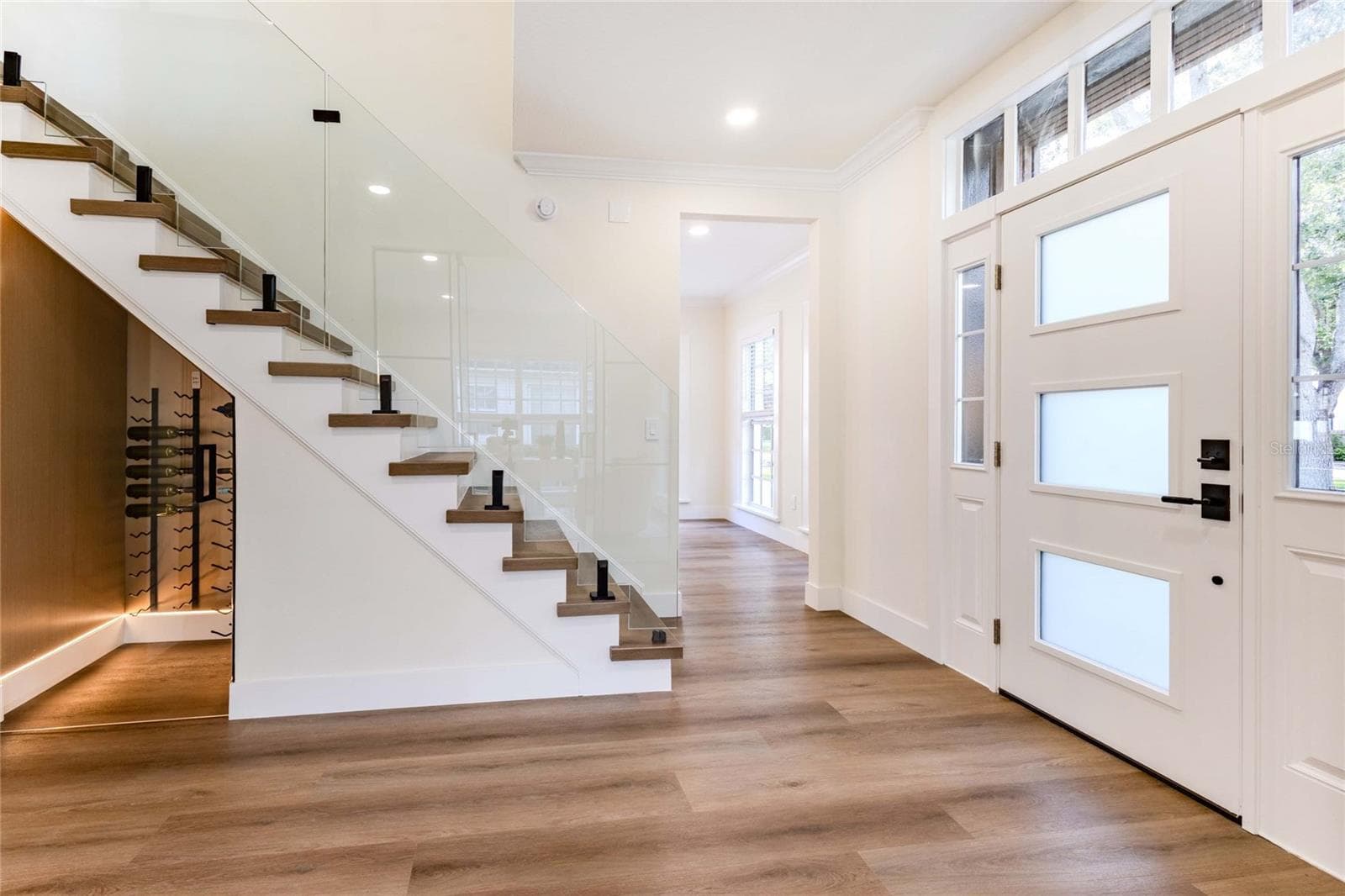 Modern Foyer - 2802 W MORRISON AVE, TAMPA