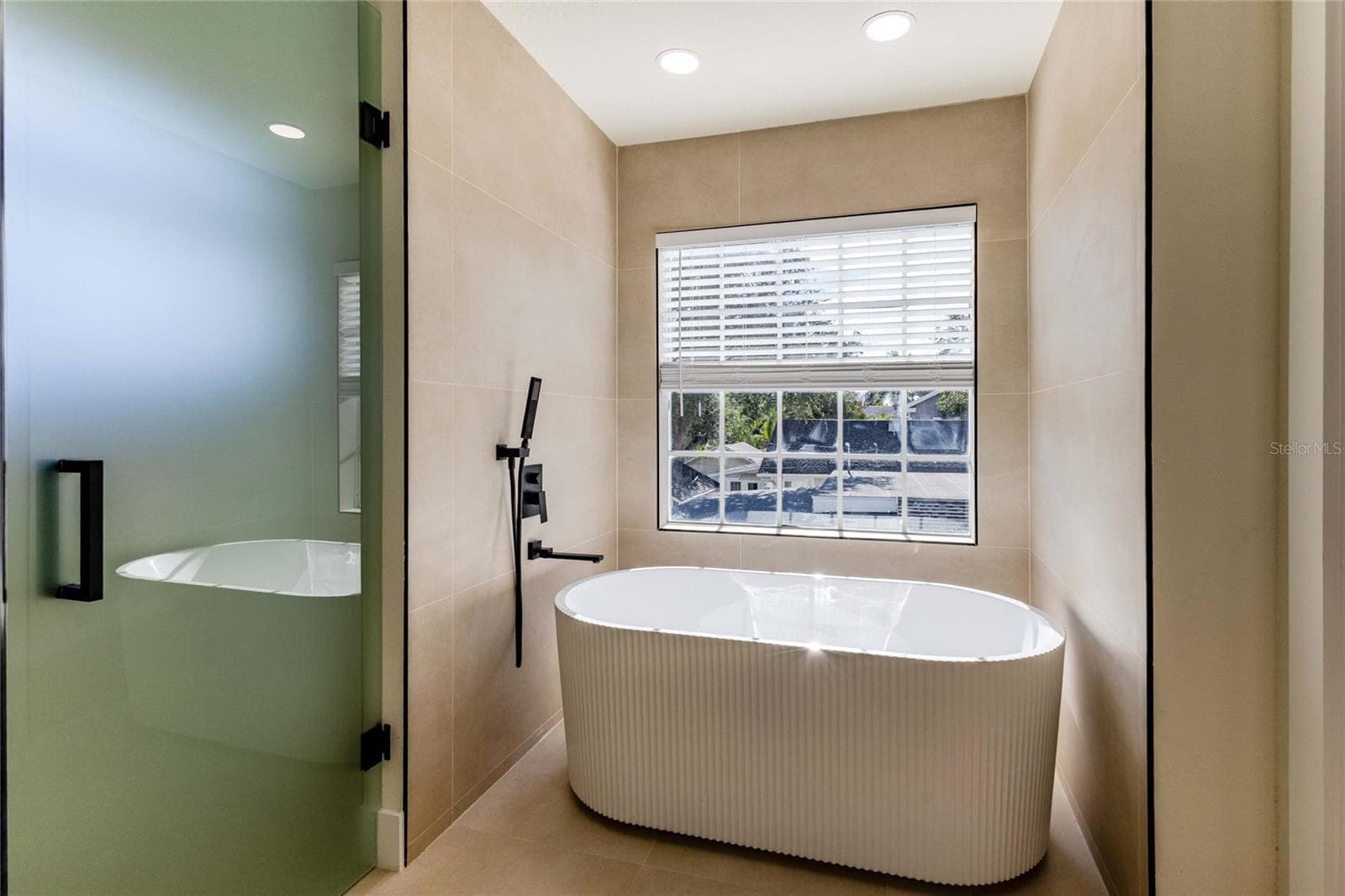 Master Bathroom - 2802 W MORRISON AVE, TAMPA