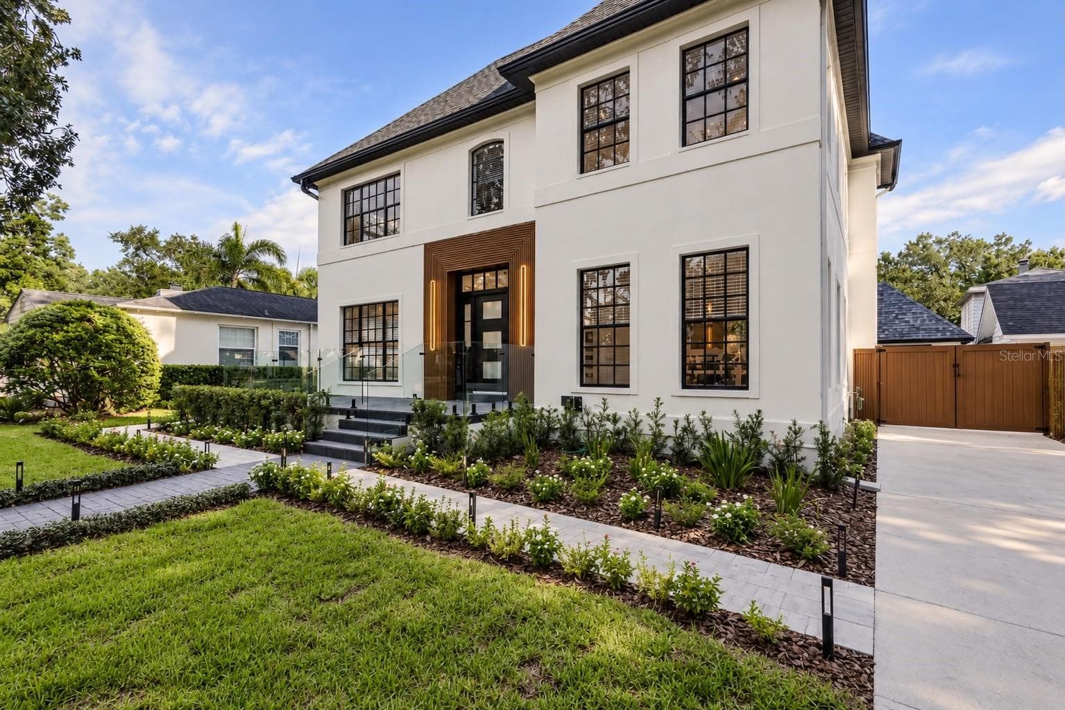 Front - 2802 W MORRISON AVE, TAMPA