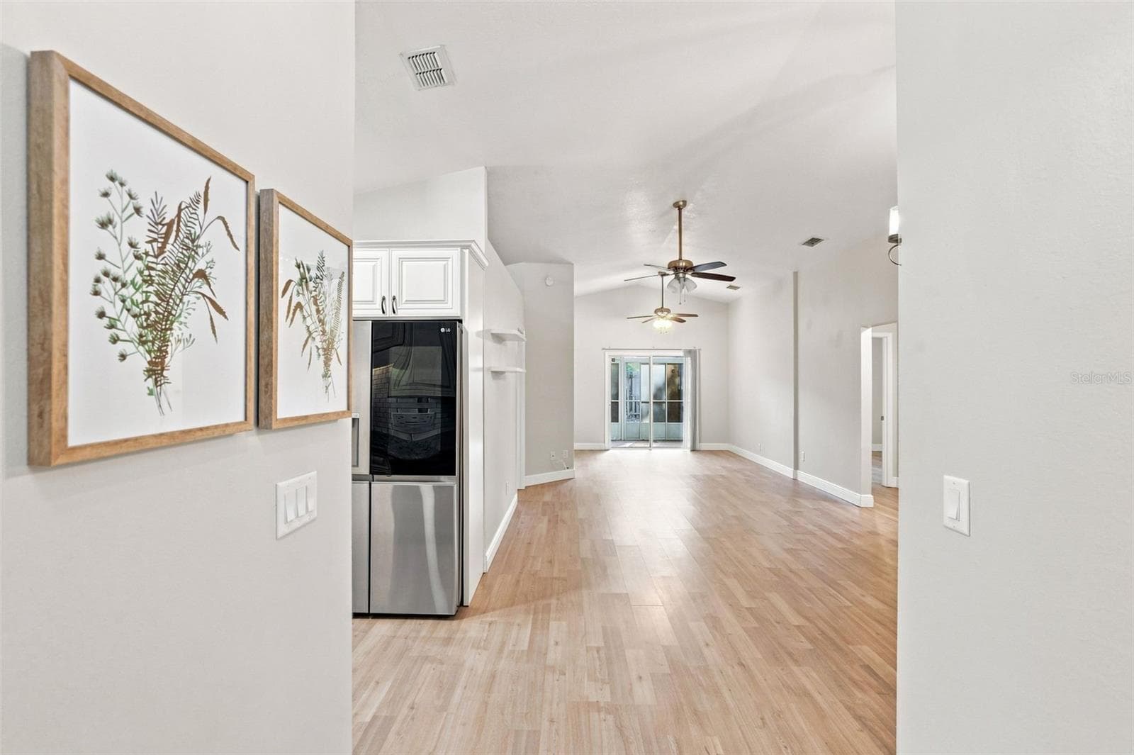Single Family Residence at 6462 ROYAL TERN ST, ORLANDO, photo 4 of 23