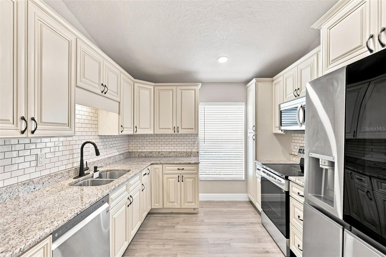Single Family Residence at 6462 ROYAL TERN ST, ORLANDO, photo 8 of 23