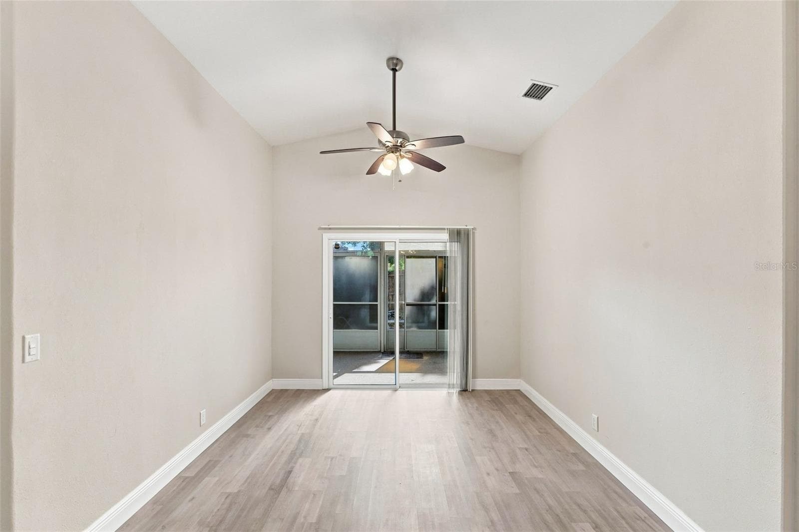 Single Family Residence at 6462 ROYAL TERN ST, ORLANDO, photo 12 of 23