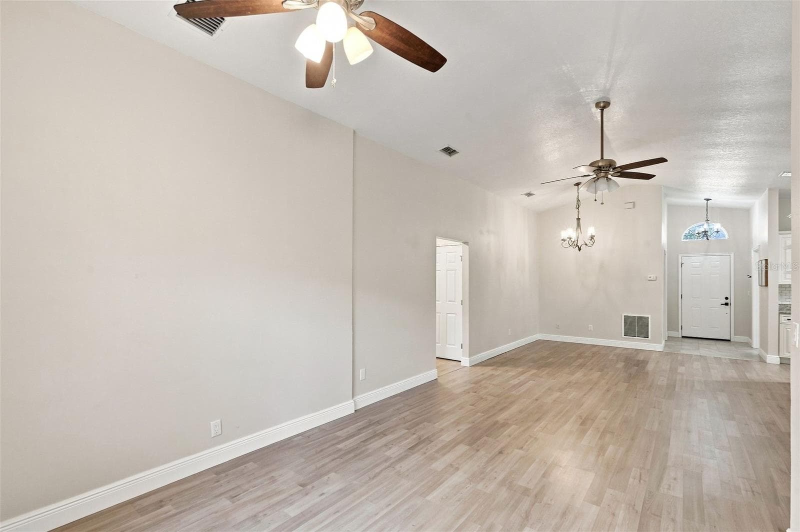 Single Family Residence at 6462 ROYAL TERN ST, ORLANDO, photo 13 of 23