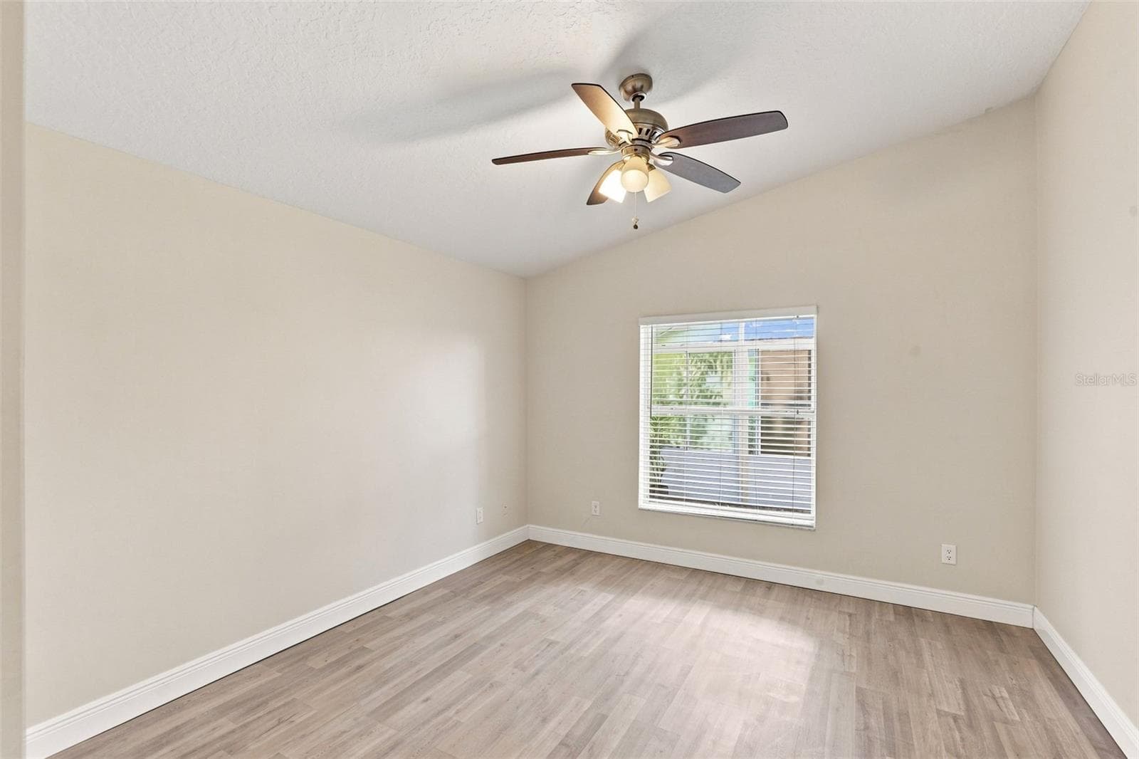 Single Family Residence at 6462 ROYAL TERN ST, ORLANDO, photo 14 of 23