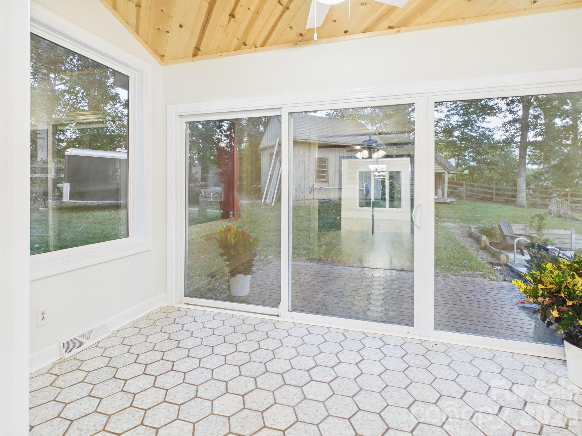 Single Family Residence at 3750 11th Street NE, Hickory, photo 11 of 46