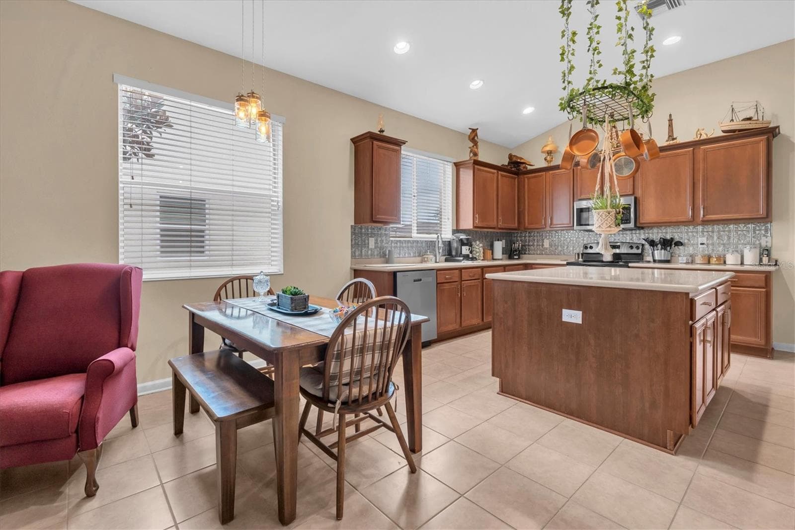 Single Family Residence at 13844 TRULL WAY, HUDSON, photo 12 of 53