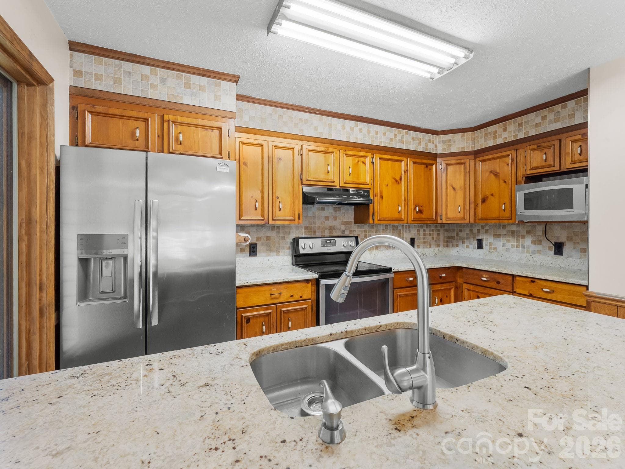 Kitchen with granite - 40 Country Bear Lane, Flat Rock