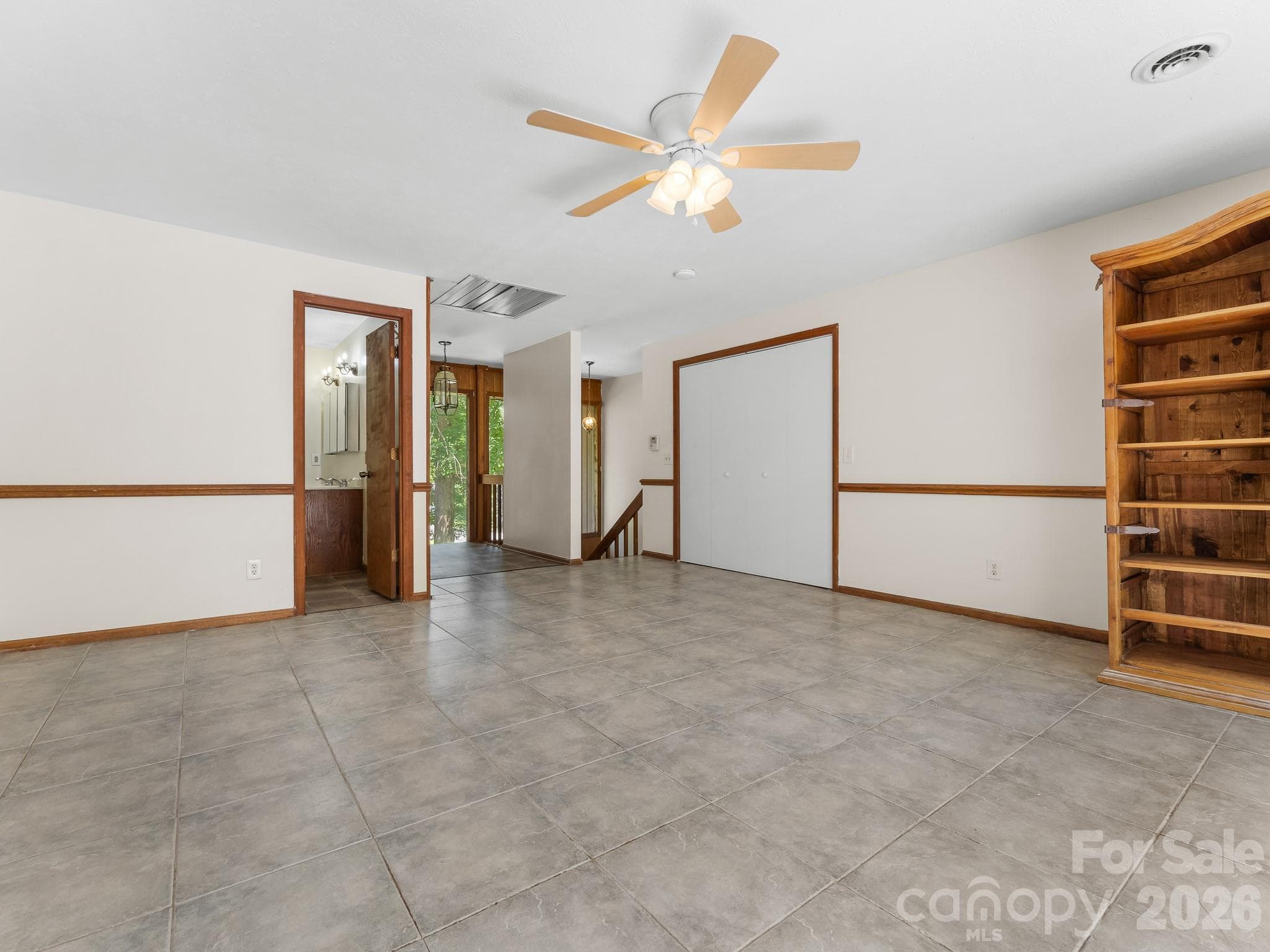 Upstairs Bedroom/Bonus Room - 40 Country Bear Lane, Flat Rock