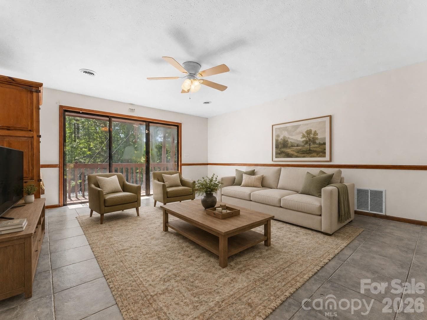 Upstairs Bonus Room - 40 Country Bear Lane, Flat Rock