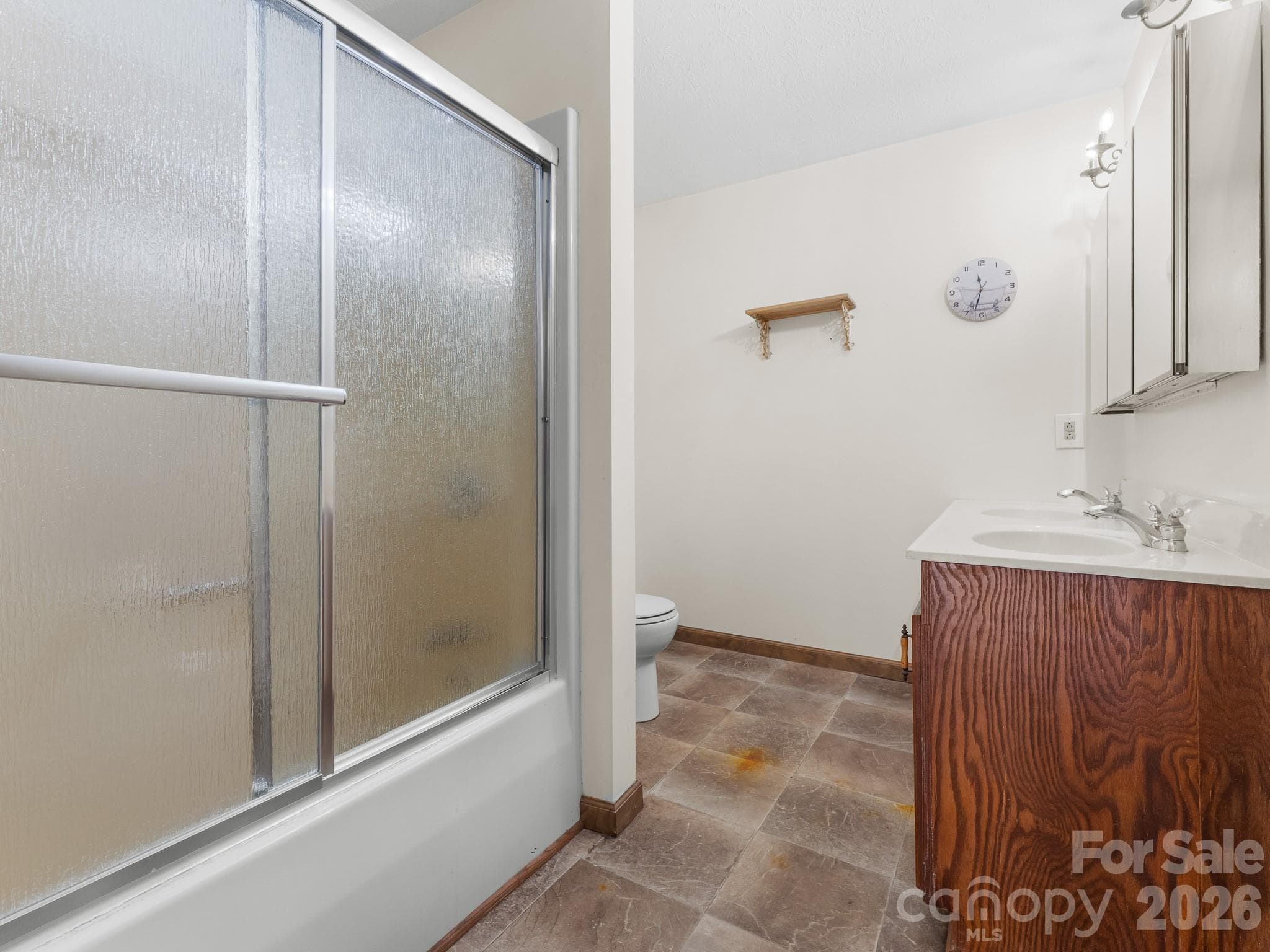 Upstairs Full Bathroom - 40 Country Bear Lane, Flat Rock