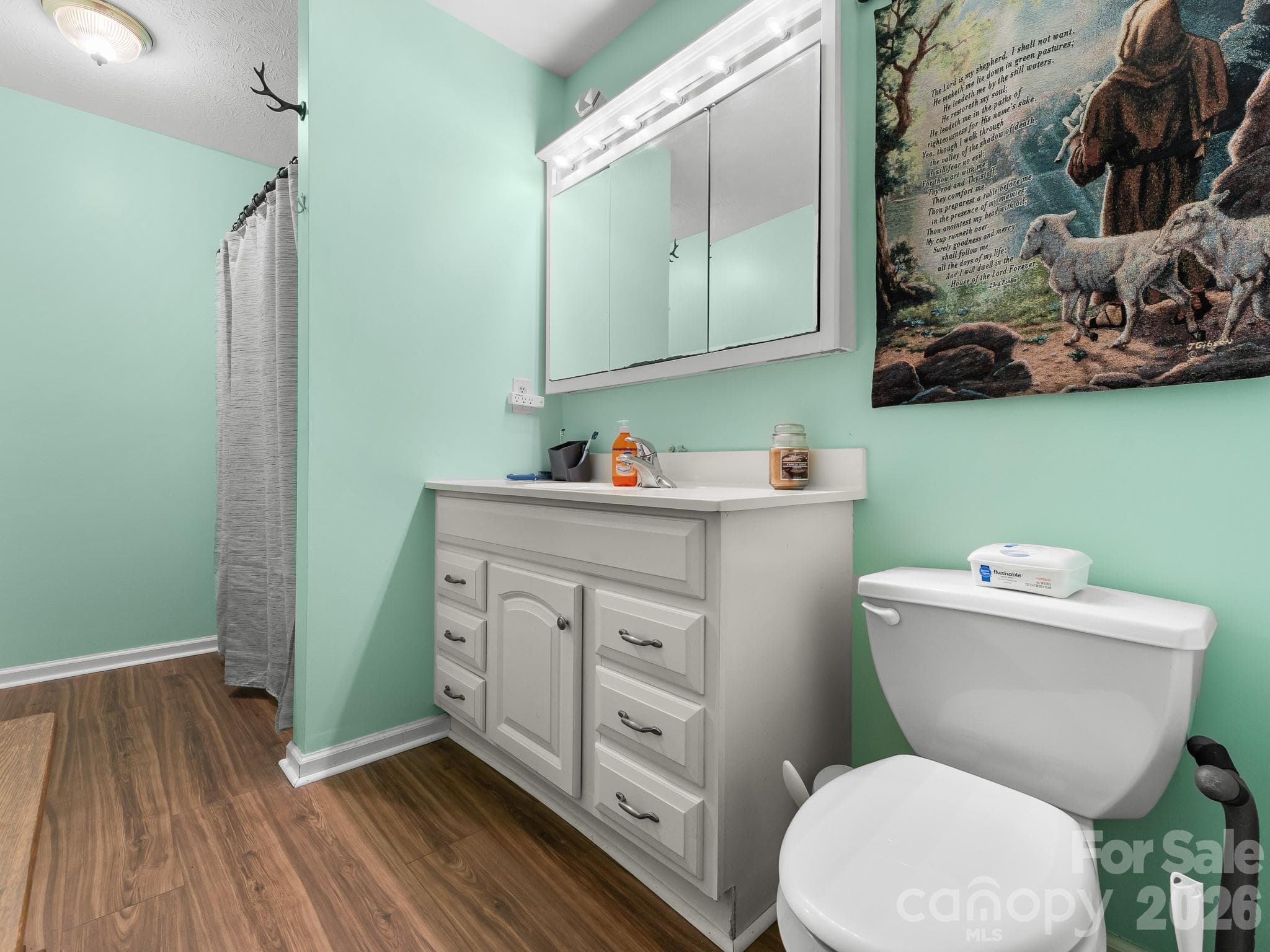 Full Bath in Apartment - 40 Country Bear Lane, Flat Rock