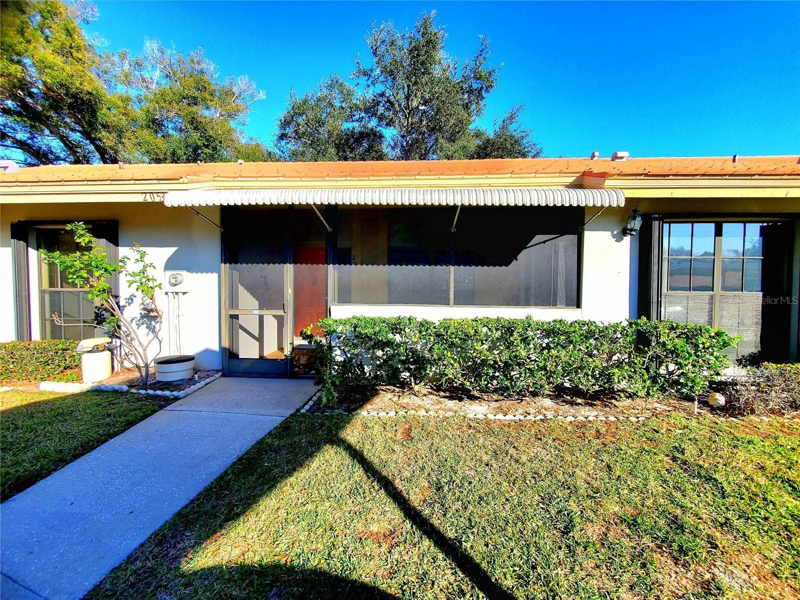 2053 VILLA TER
