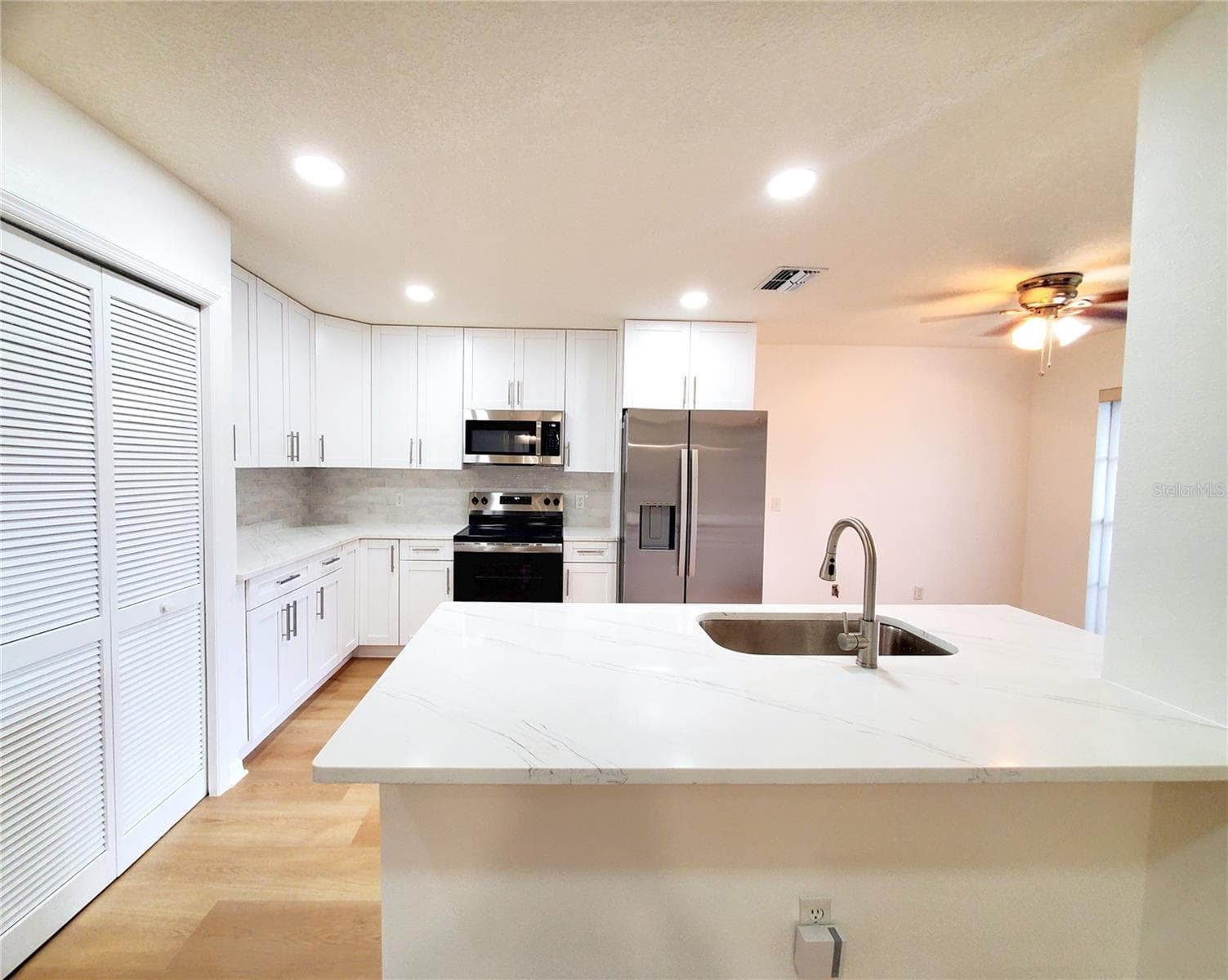 NEW KITCHEN - 2053 VILLA TER, CLEARWATER