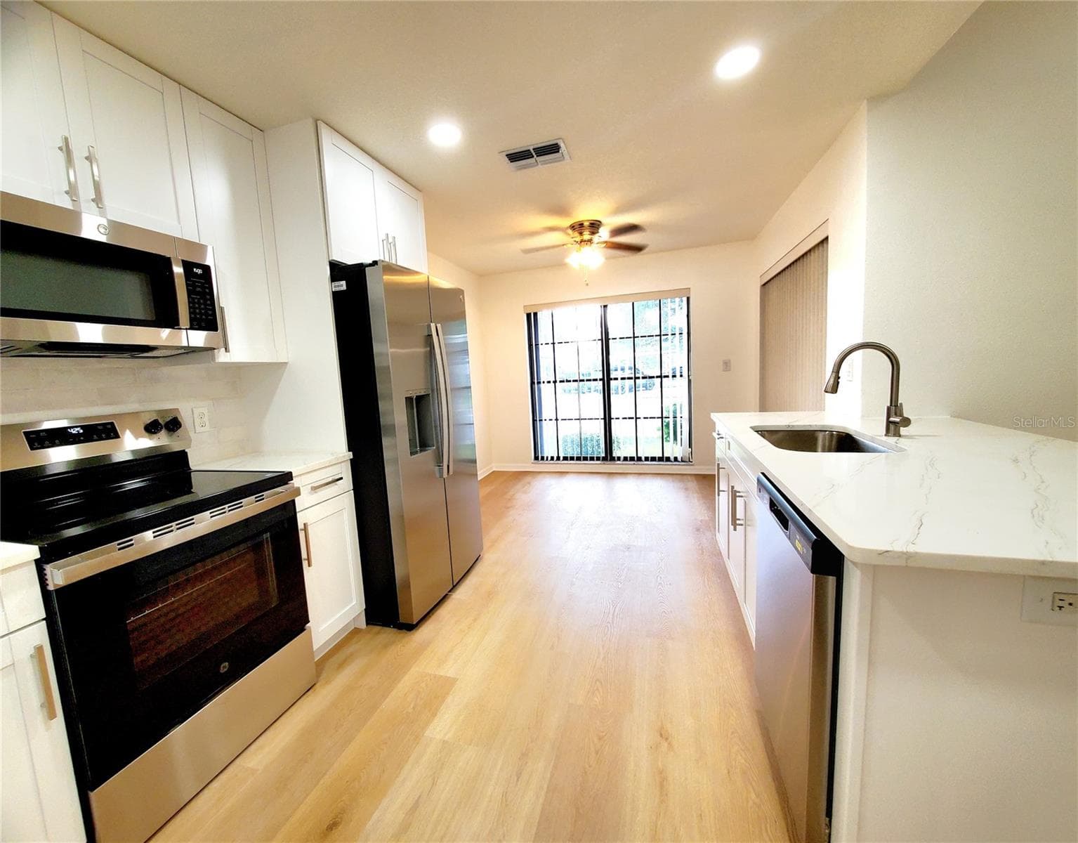 KITCHEN & DINETTE AREA - 2053 VILLA TER, CLEARWATER