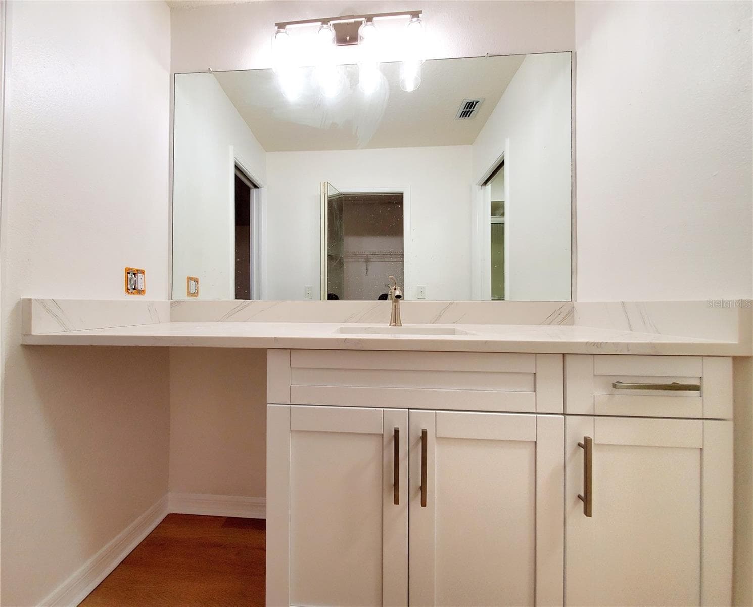NEW VANITY & QUARTZ COUNTER - 2053 VILLA TER, CLEARWATER