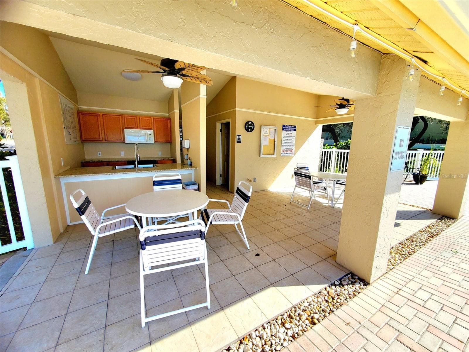 CABANA - 2053 VILLA TER, CLEARWATER