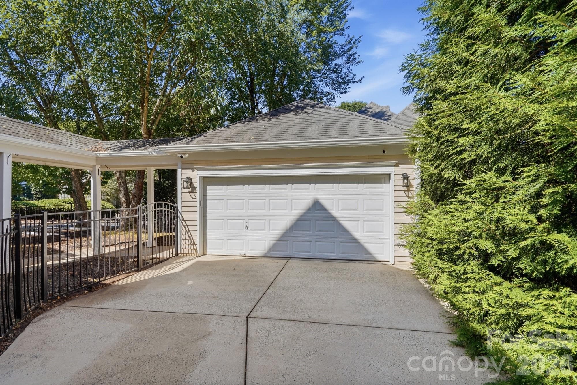 Detach garage - 7130 Prescott Pond Lane, Charlotte
