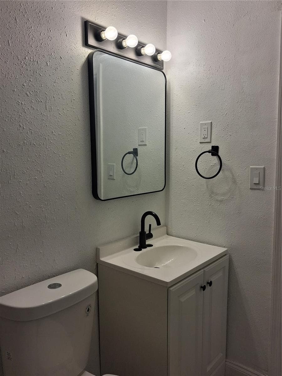Single Family Residence at 7206 MANDARIN DR, ORLANDO, photo 11 of 26