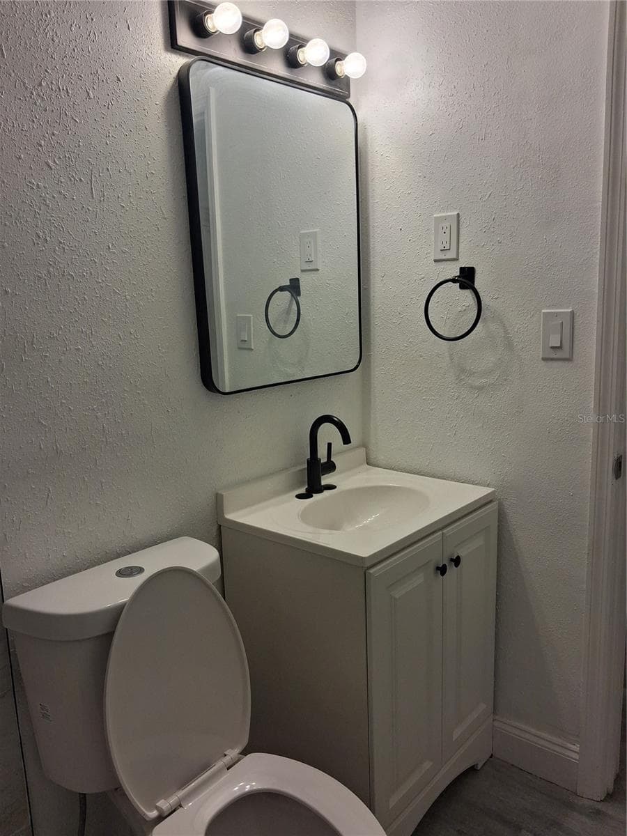 Single Family Residence at 7206 MANDARIN DR, ORLANDO, photo 12 of 26